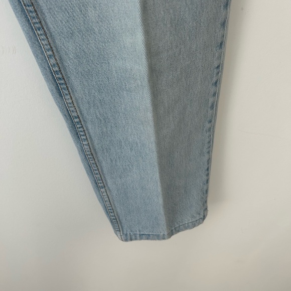 Vintage Levis 550 Light Wash relax fit Jeans Made in Canada - Picture 9 of 16